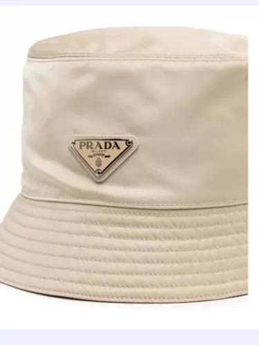 gorro prada mujer